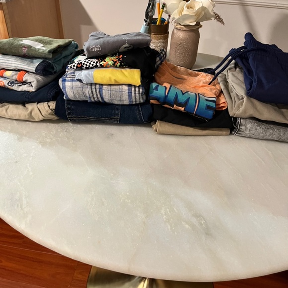 16 pieces Boys 4, 4-5,6, some 8 Lot clothes - Picture 10 of 10